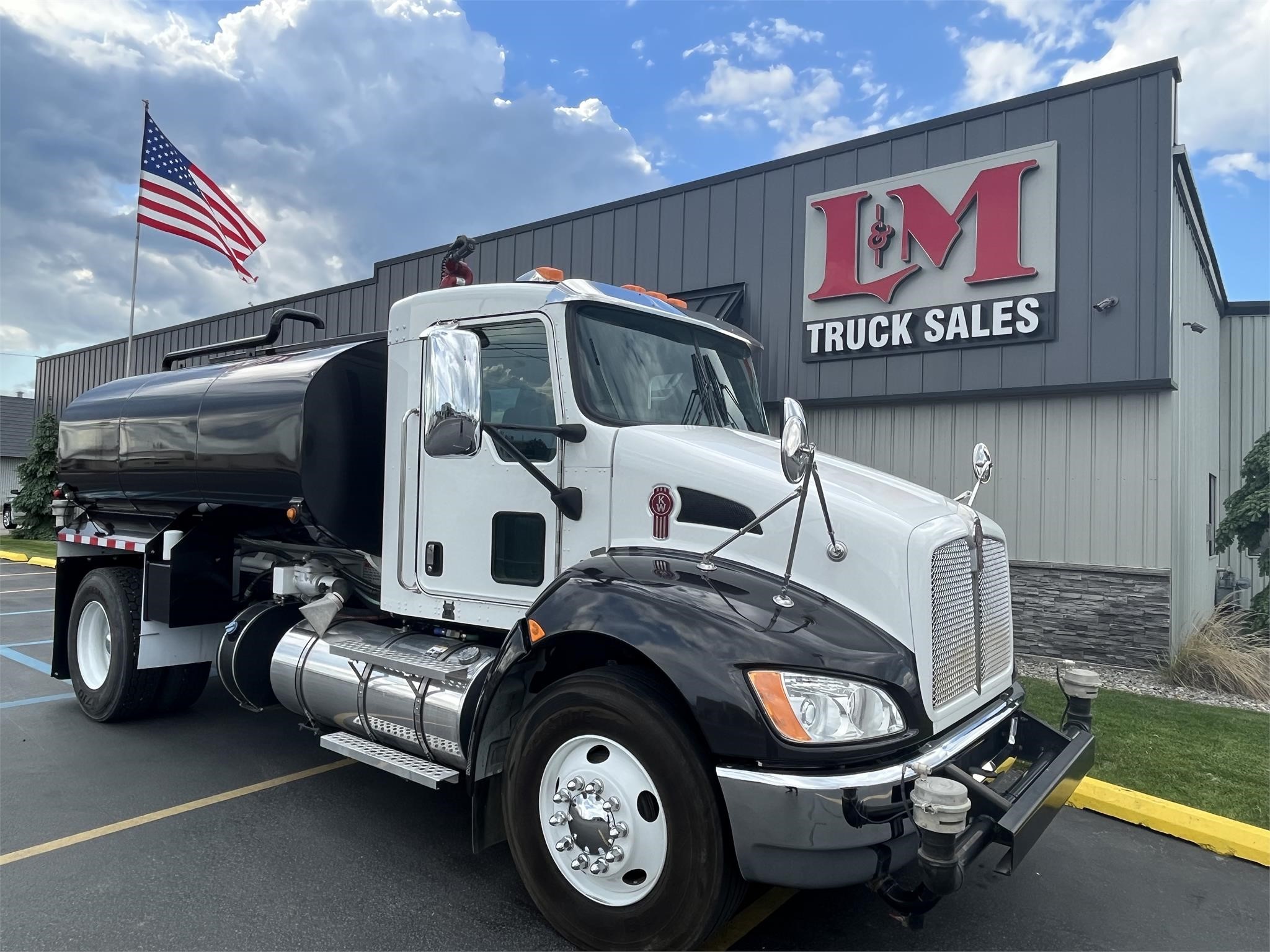 2019 KENWORTH T370 - image 1 of 6