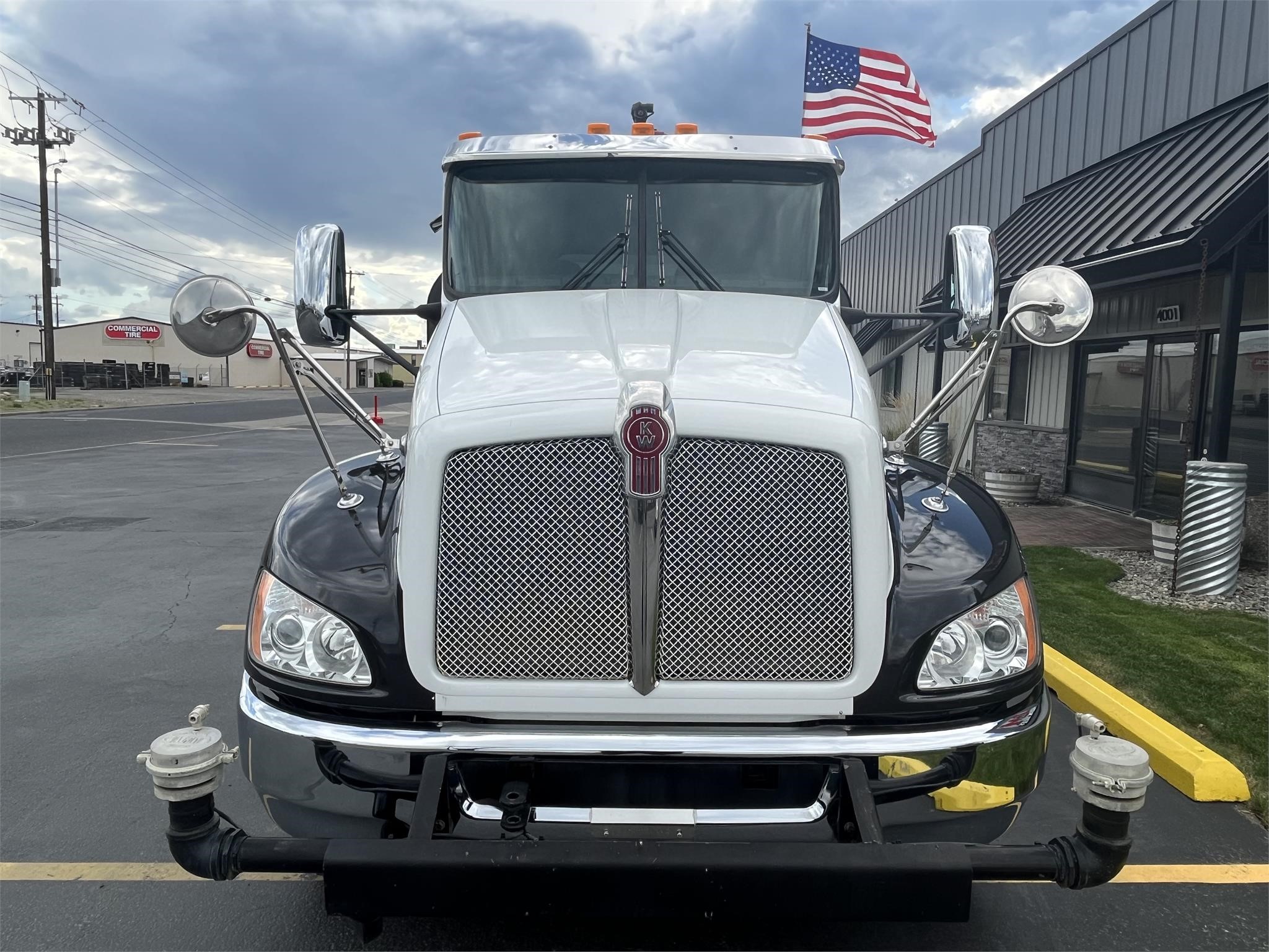 2019 KENWORTH T370 - image 2 of 6