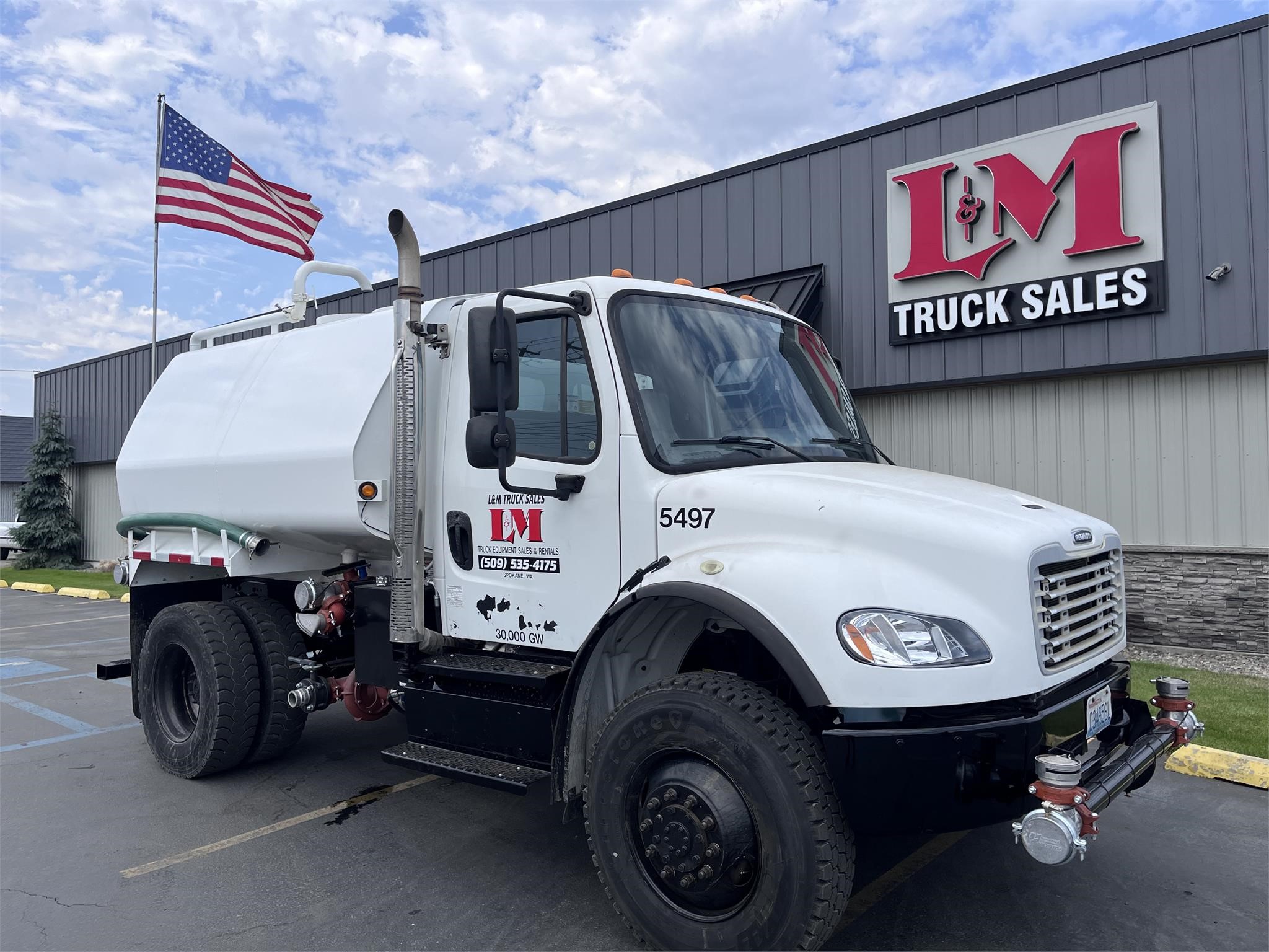 2013 FREIGHTLINER BUSINESS CLASS M2 106 - image 1 of 6