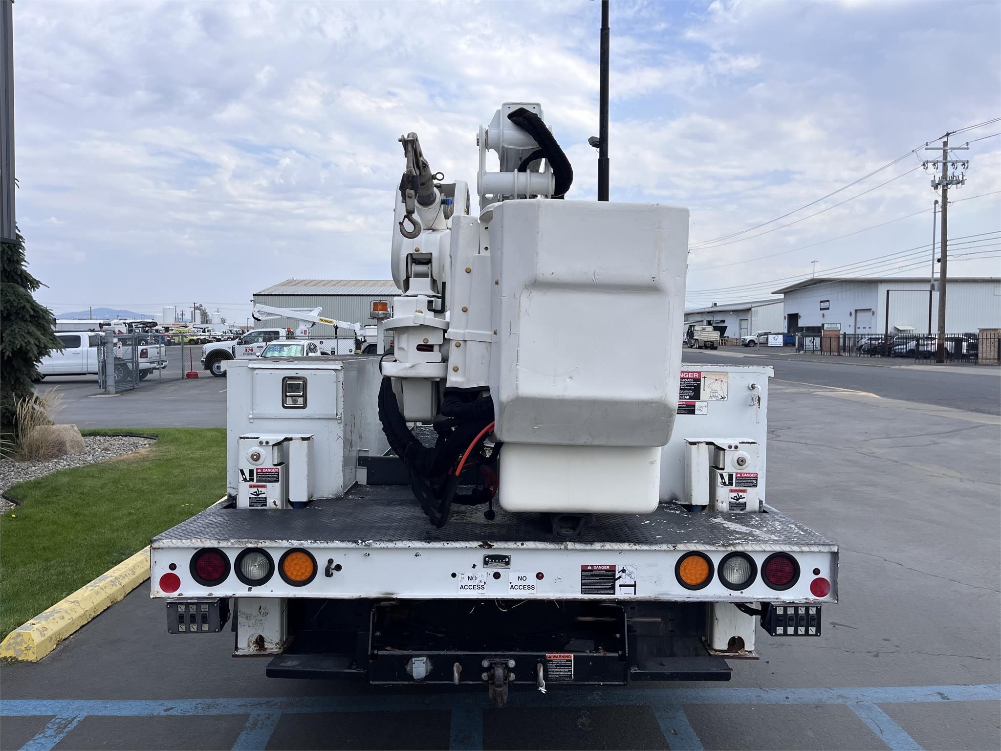 2018 ALTEC AT48M - image 5 of 6