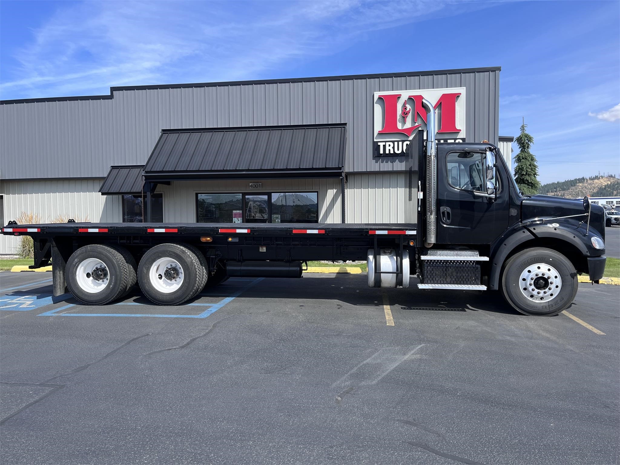 2014 FREIGHTLINER BUSINESS CLASS M2 112 - image 2 of 6