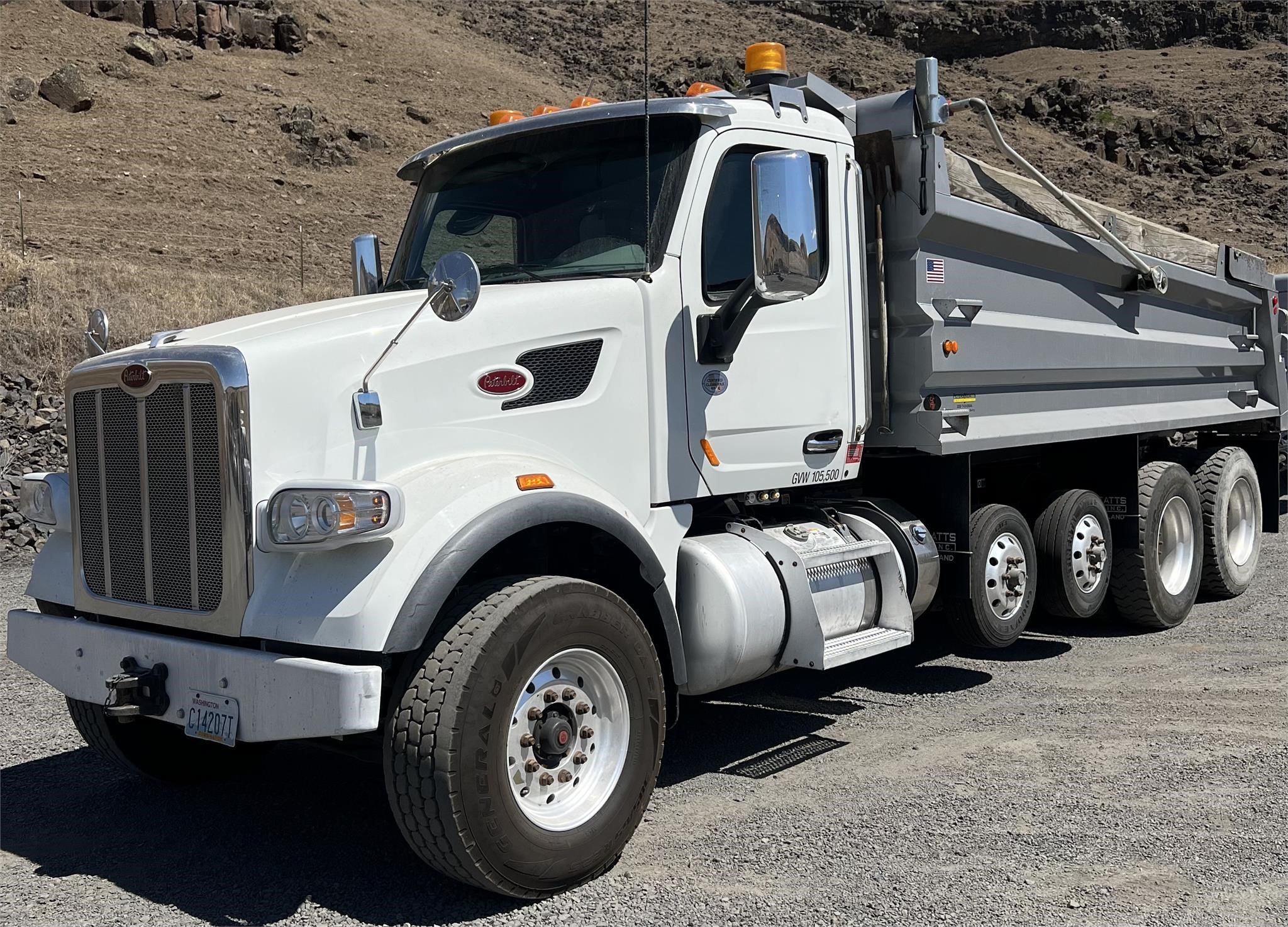 2020 PETERBILT 567 - image 1 of 6