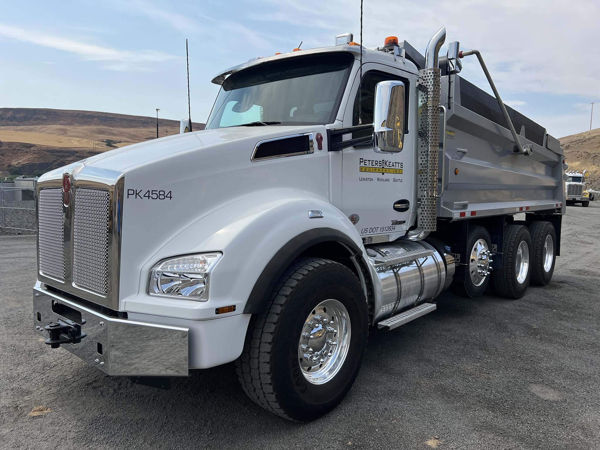 2024 KENWORTH T880 - image 1 of 6