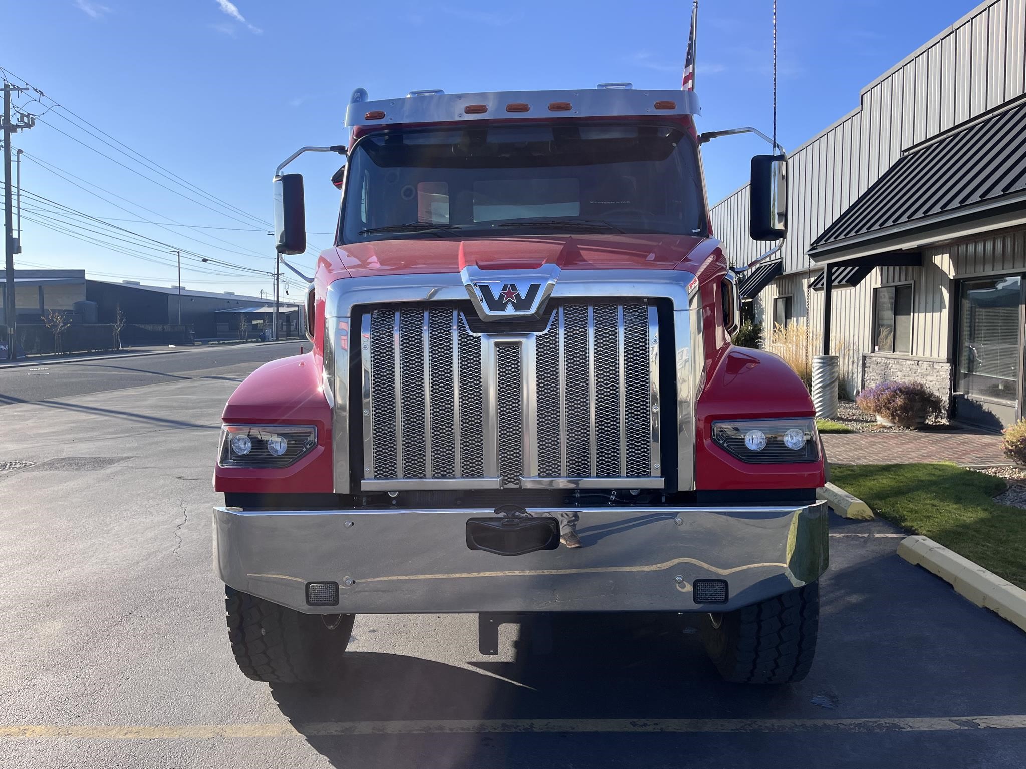 2025 WESTERN STAR 47X - image 3 of 6