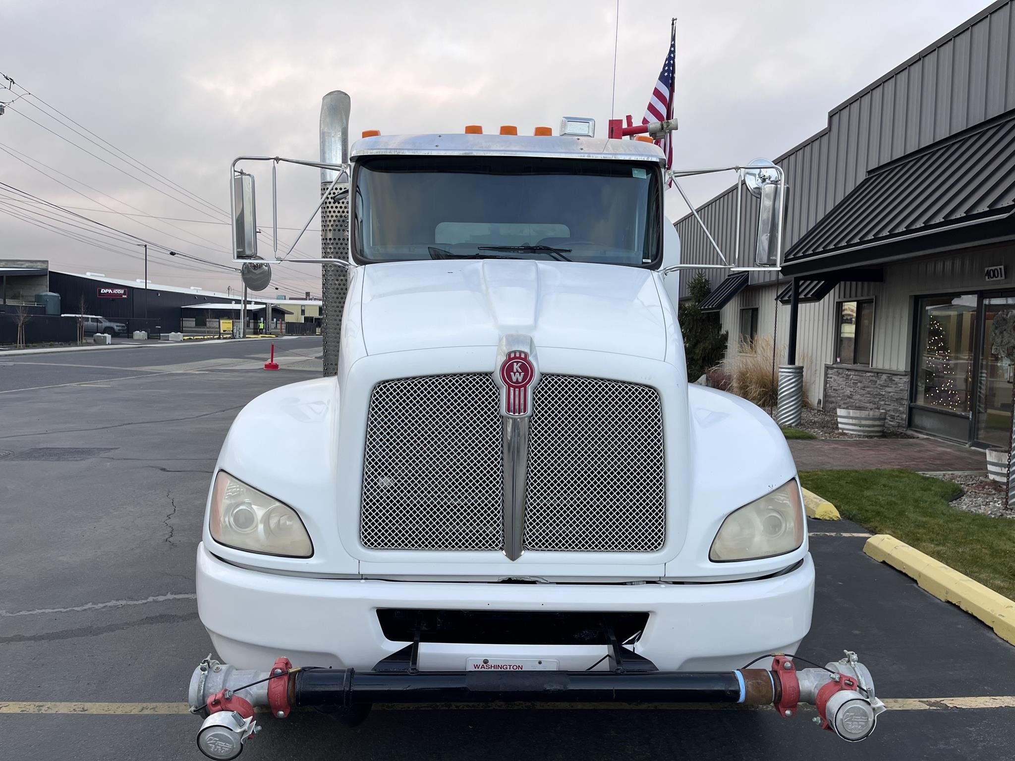 2010 KENWORTH T370 - image 2 of 6