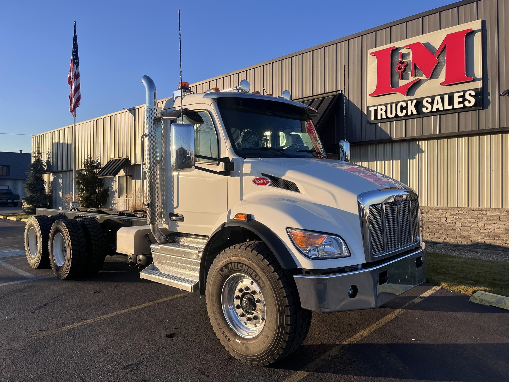 2025 PETERBILT 548 - image 1 of 6