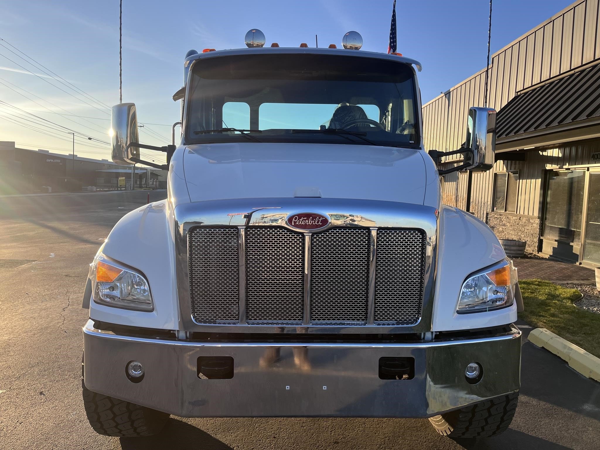 2025 PETERBILT 548 - image 3 of 6