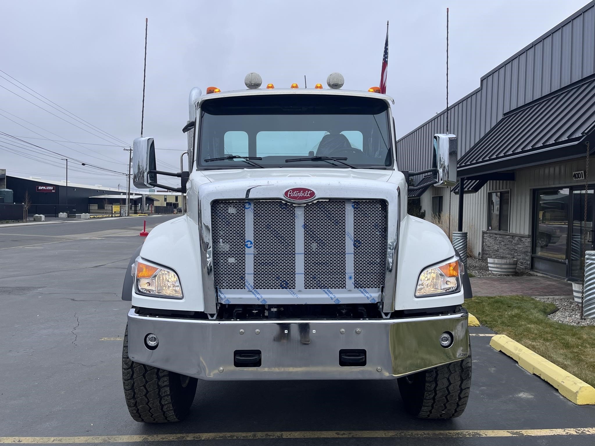 2025 PETERBILT 548 - image 3 of 6